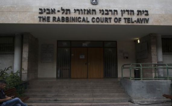 דרמה בבית הדין: הכהן ניסה להטריל את הדיינים