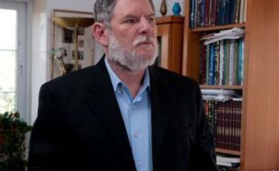 הרב אבי גיסר: 'ההלכה לא מחייבת לפרסם את שמו'