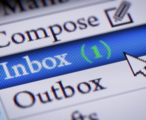 "דובר שיוציא הודעות בשבת יועמד לדין"