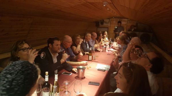 צפו: ראשי ערים מצרפת "מצפצפים" על החרם