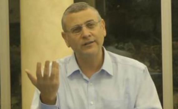 הרב לאו מגייס מנהיגה רוחנית לקהילתו