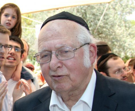 שנה בלעדיו: 7 סיפורים קצרים על הרב ליכטנשטיין