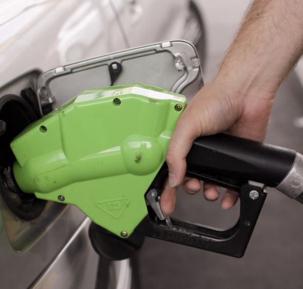 בשורה טובה לנהגים: צניחה במחיר הדלק