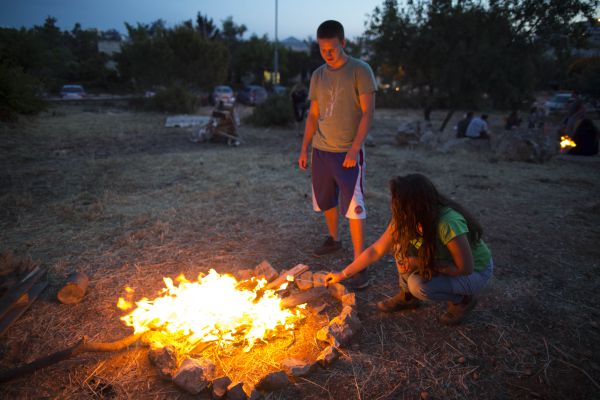 איך להרים לגובה את מדורת ל"ג בעומר?