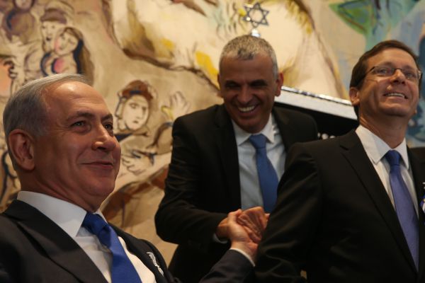 כחלון: המגעים להרחבת הממשלה נמשכים