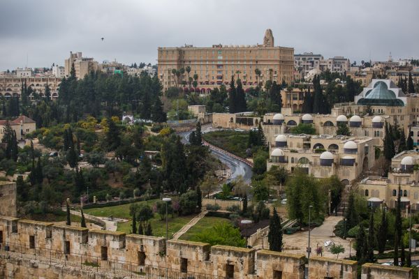 מלון המלך דוד לנגנים: הסירו את הכיפה והציצית