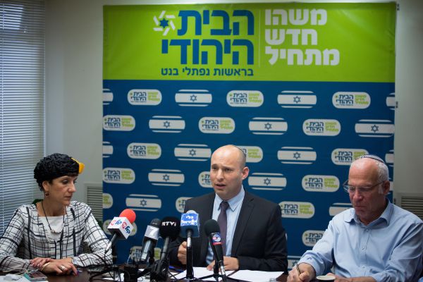 גורם בבית היהודי: עדיף לנו בוז'י מאשר ליברמן