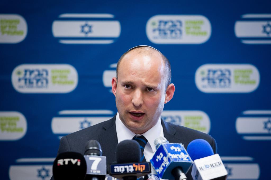 ירון לונדון השתלח בבוגרי המכינה; בנט השיב אש