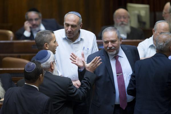 שר הבטחון ליברמן נשבע אמונים והתפטר מהכנסת