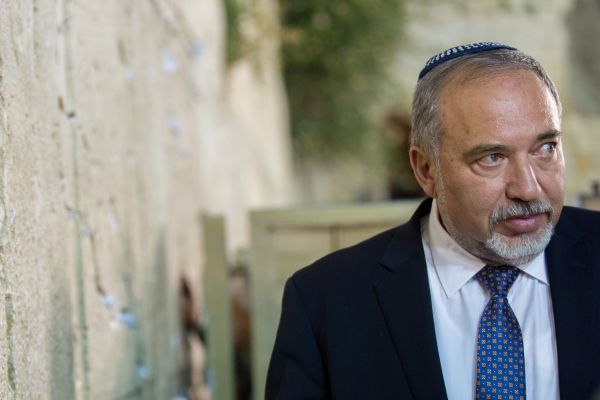 בקואליציה מקדמים חוק לסיפוח מעלה אדומים