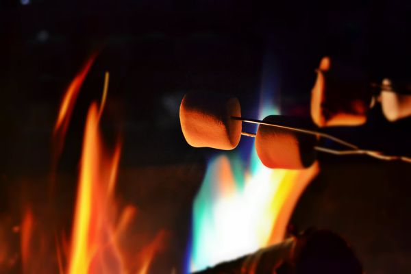 מתכננים מדורה? כך תשמרו על הבריאות (והדיאטה)