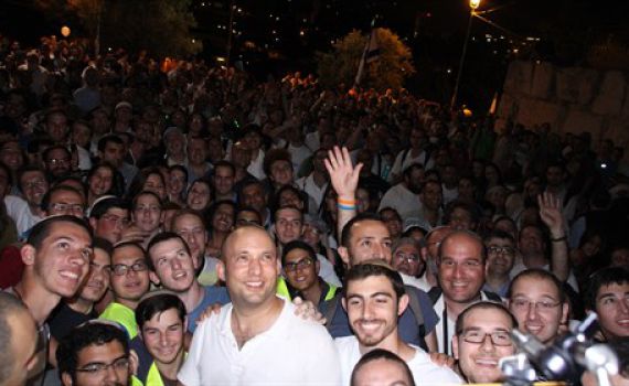 הלילה זה חוזר: צעדת יום ירושלים עם נפתלי בנט