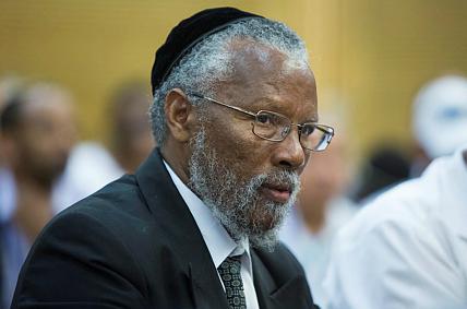 ביוזמת גליק: המהלך להארכת כהונת הרב הדנה