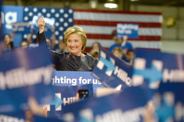 עכשיו זה רשמי: קלינטון הבטיחה את מועמדותה לנשיאות