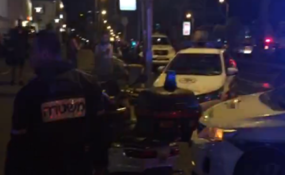 לאחר הירי: שוטר הכניס את המחבל לביתו ונתן לו לשתות