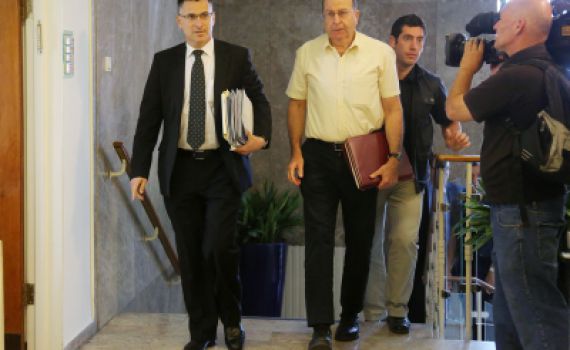 הסיוט של נתניהו: מפלגה בראשות יעלון וסער תשתווה לליכוד