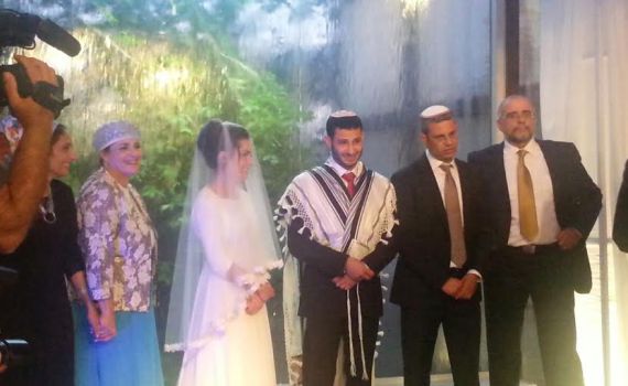 כחצי שנה לאחר שנפצע קשה; רועי ותהילה נישאו