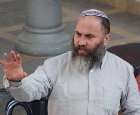 הרב רא"ם מבהיר: "אני לא מקל, אני פוסק הלכה"