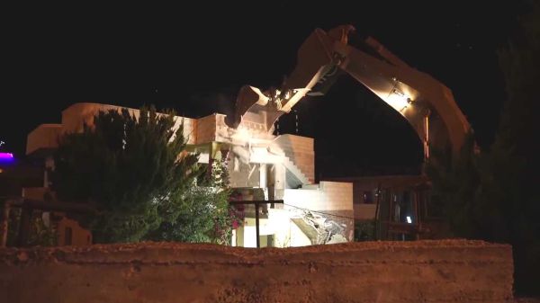 צפו: צה"ל הרס את בית רוצחה של דפנה מאיר