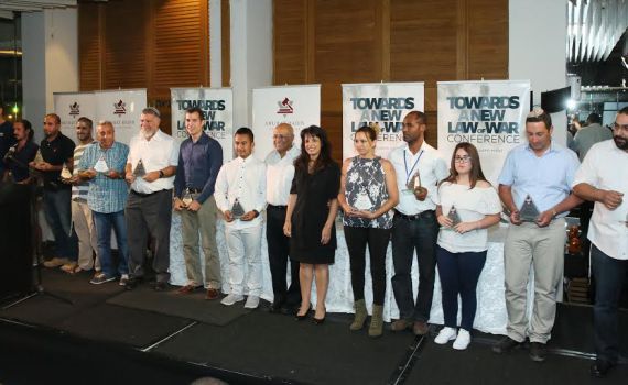 13 צל"שים: הסיפורים מאחורי הגיבורים שלנו