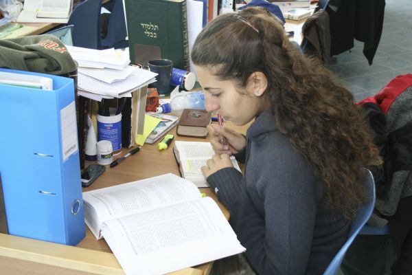 הרב אבינר: ילדה יקרה, בחופש לימדי תורה