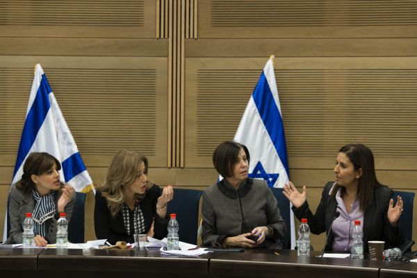 חותם לח"כים: אל תדברו על זכויות הילד במשפחה