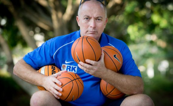 אחרי ההשפלה: המאמן שיציל את מכבי ת"א