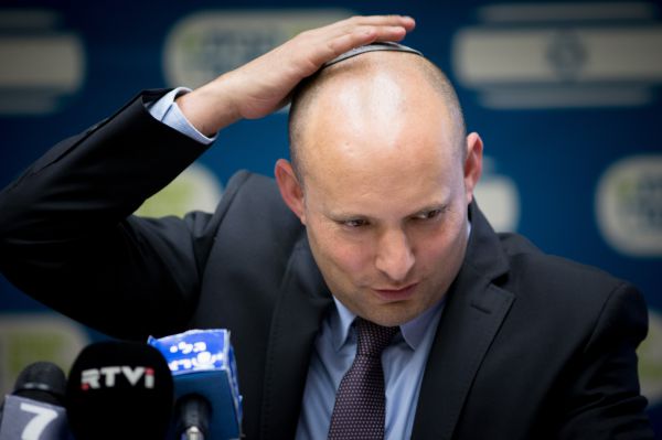 בנט, זה מה שרבני המגזר חושבים על גיוס בנות