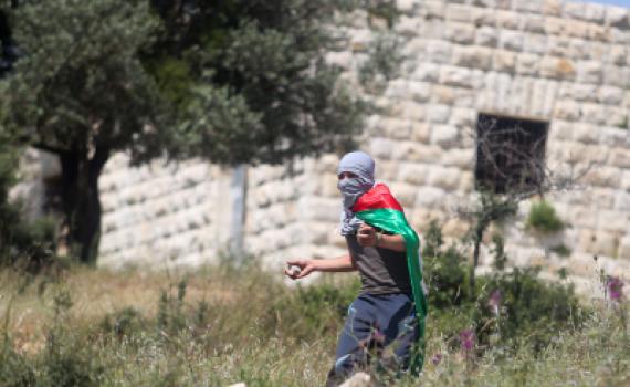 9 פעילי שמאל נכנסו לרמאללה ונרגמו באבנים ובק"תבים