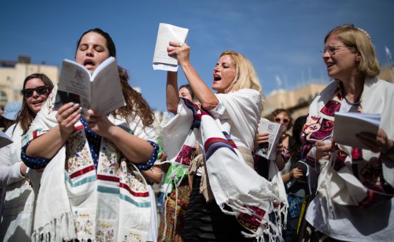 היוע"מ: "לא ניתן למנוע תפילת רפורמים בכותל"