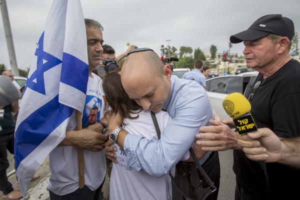 בנט: "נמשיך לטייל בארץ, אך ביותר חשיבה ובטחון"