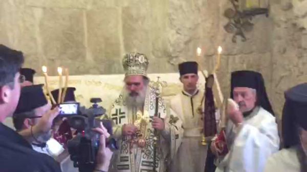 צפו: הנוצרים מחללים את קבר דוד המלך בהר ציון