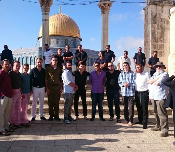 י"ז בתמוז: עלו להר הבית וקרעו את בגדיהם