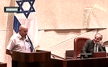 4 או 5? בהלול מלמד את אחמד טיבי תנ"ך; צפו