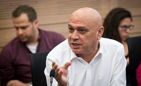 האם ח"כ ממרצ פיטר מאמן בגלל נטייה מינית?