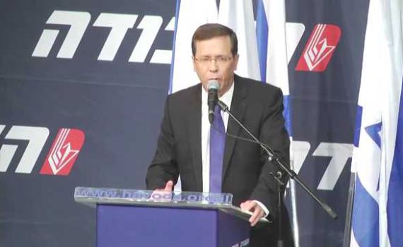 נצחון ענק לבוז'י: ימשיך בתפקידו עד 2017