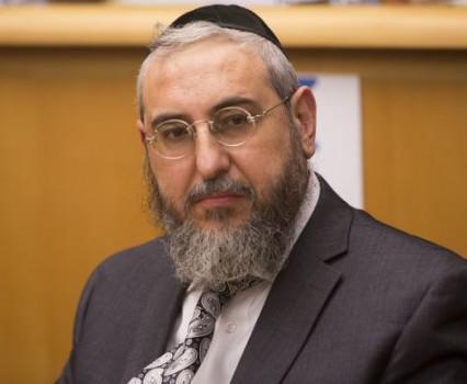 "מדובר ברב אורתודוקסי עם זכויות רבות בעולם התורה"