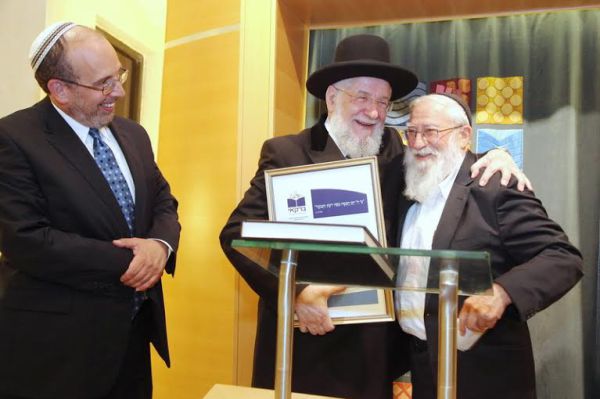 הרב גדעון פרל זכה בפרס מפעל חיים