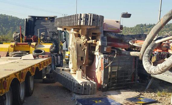 זוועה: טרקטור נפל על אמא וילדה בת 5