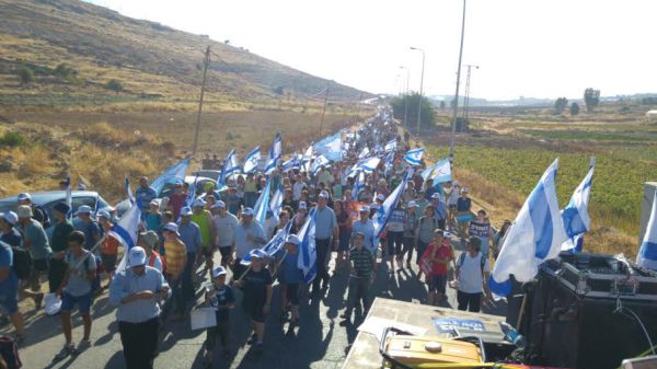תיעוד: לא נכנעים לטרור • החלה צעדת החיזוק לעתניאל