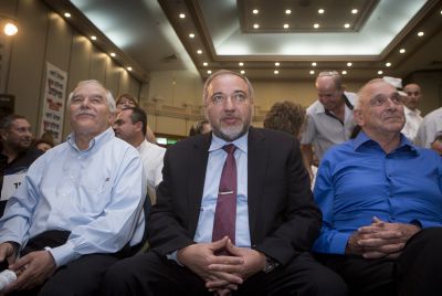 בחסות ליברמן: התפקיד החדש של השרים לשעבר