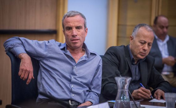 בעקבות התבטאות לפיד, שטרן איים לפרוש