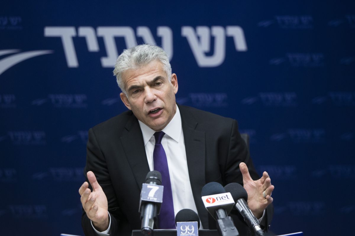 לפיד: זה התנאי כדי שהרב קרים יוכל להיות רבצ"ר