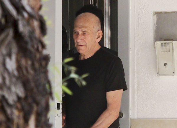 "אירוע חמור ביותר": שב"ס הטיל עונש כבד על אולמרט