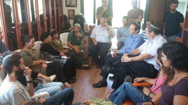 בוז'י בא לעתניאל ונתן הצהרה בטחונית מפתיעה