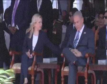 נתניהו נרדם בטקס; שרה העירה אותו. צפו