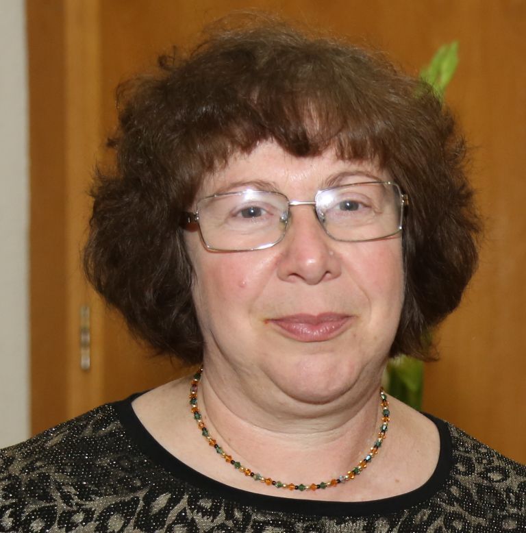 נעדיף רווקה ערירית על פני אם יחידנית? /תגובה