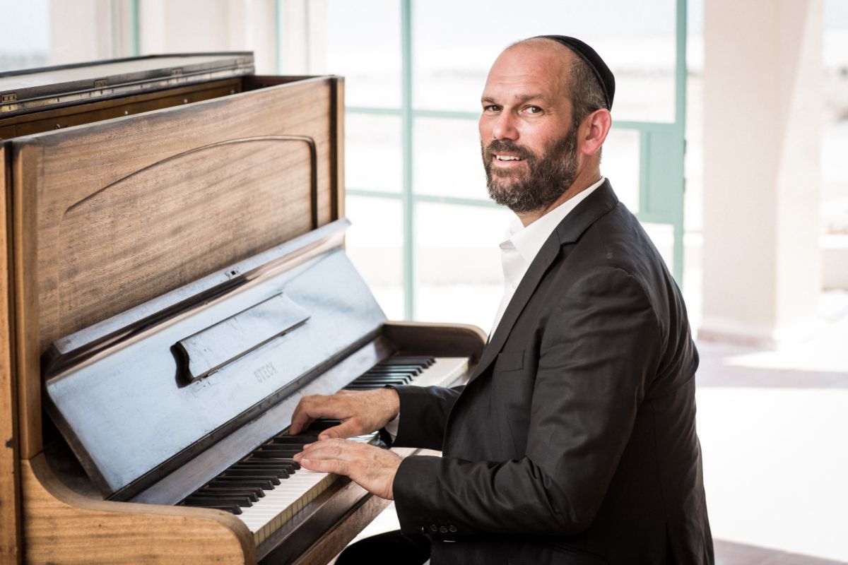 "נווה תלאות"- הסינגל החדש של יונתן רזאל