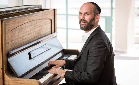 "נווה תלאות"- הסינגל החדש של יונתן רזאל