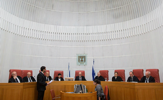 האם לאדם דתי מותר לכהן כשופט?